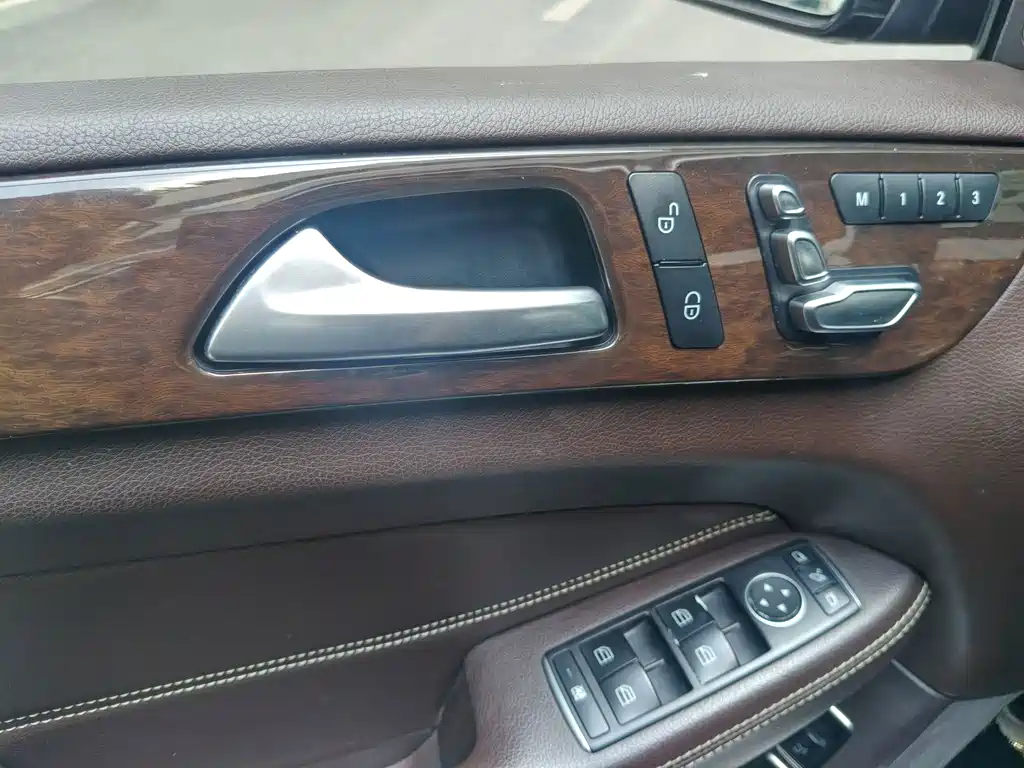 Mercedes-Benz GLS — миниатюра 17