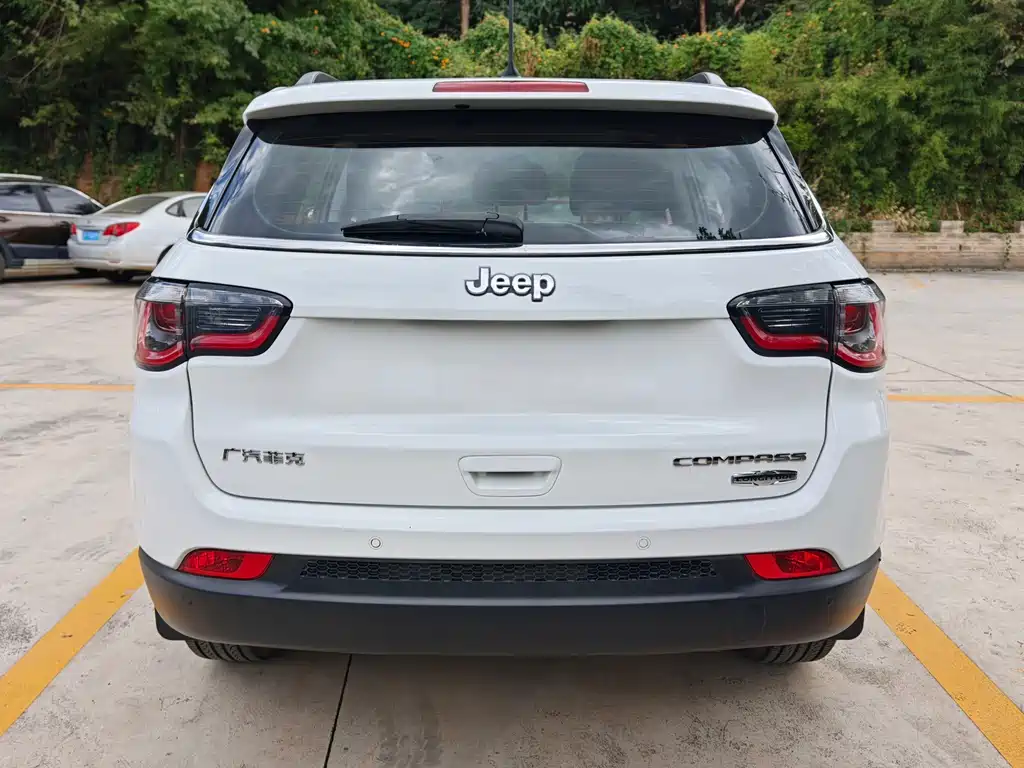Jeep Compass — миниатюра 5