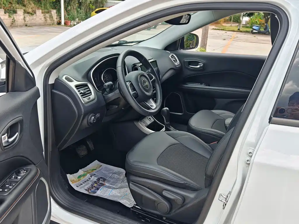 Jeep Compass — миниатюра 9