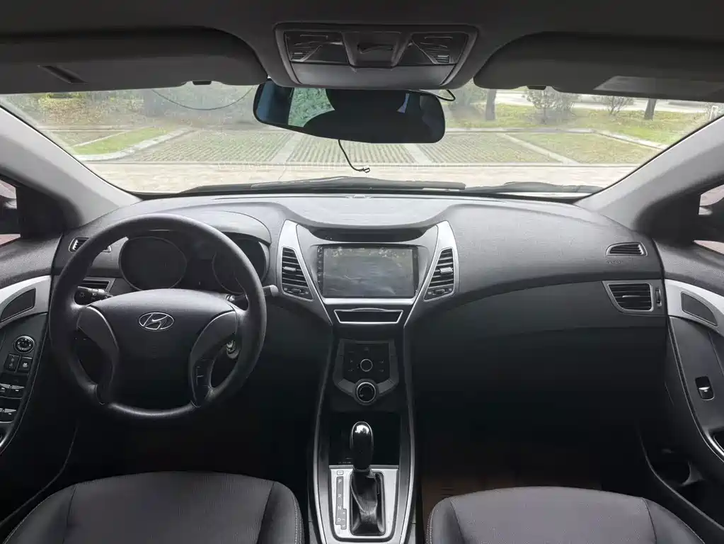 Hyundai Elantra Langdong — миниатюра 5