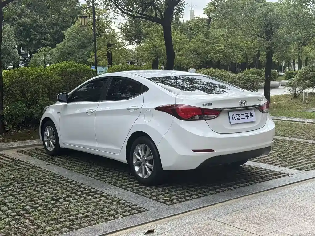 Hyundai Elantra Langdong — миниатюра 9