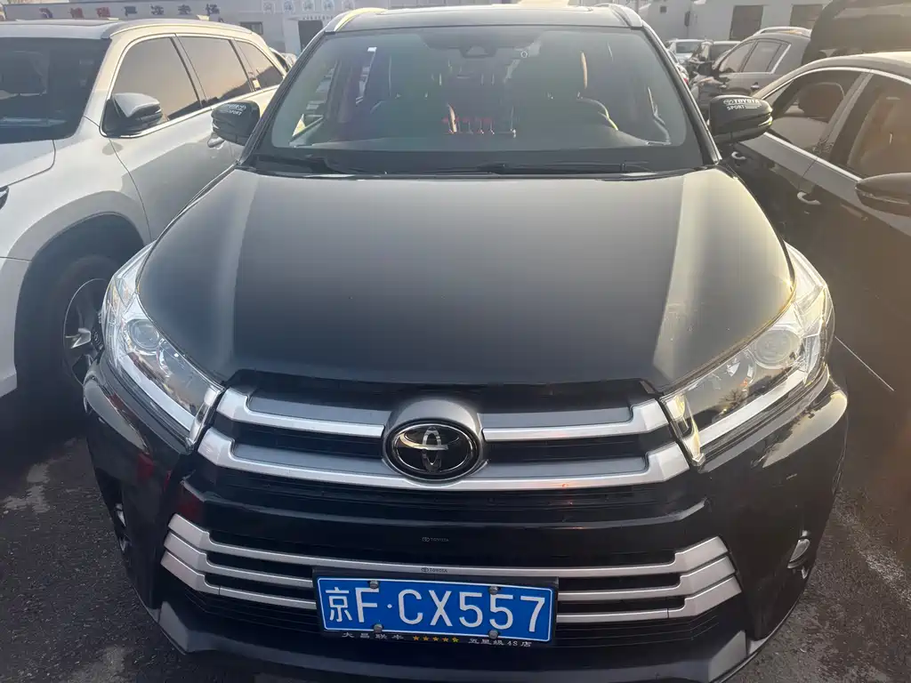 TOYOTA HIGHLANDER