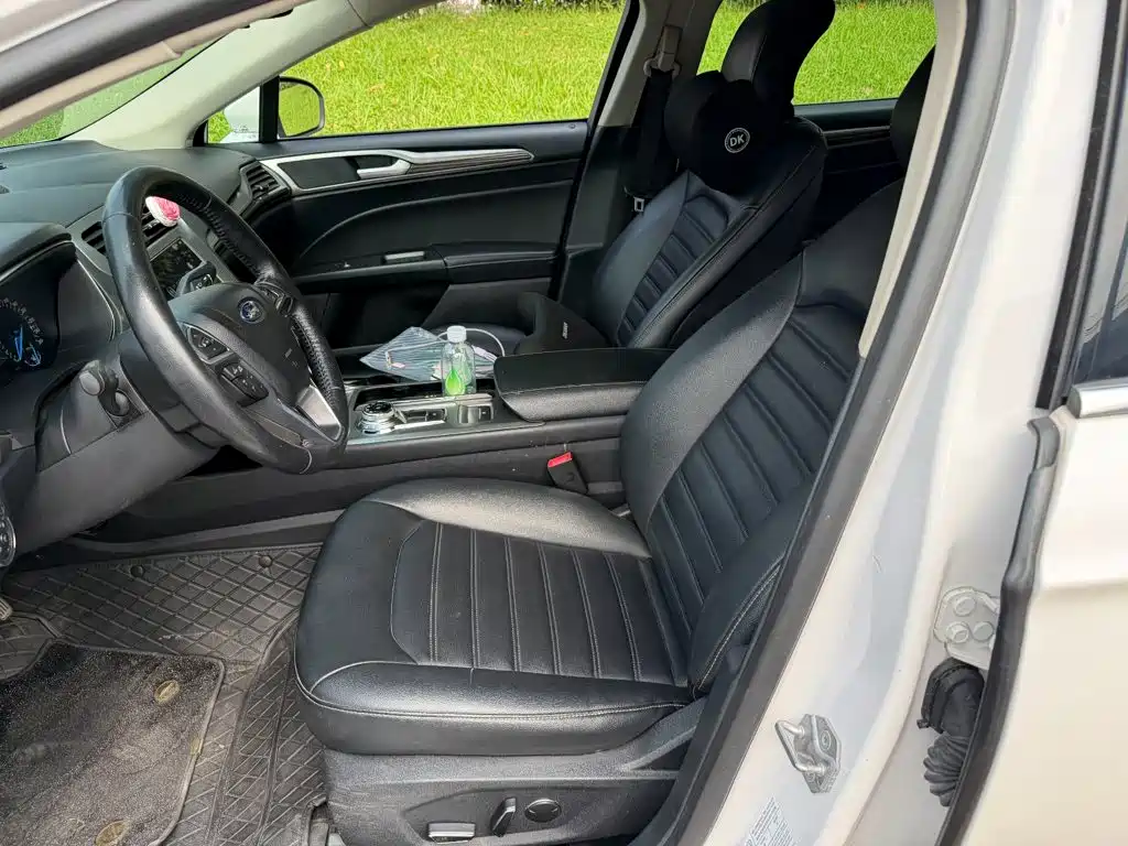 Ford Mondeo — миниатюра 8