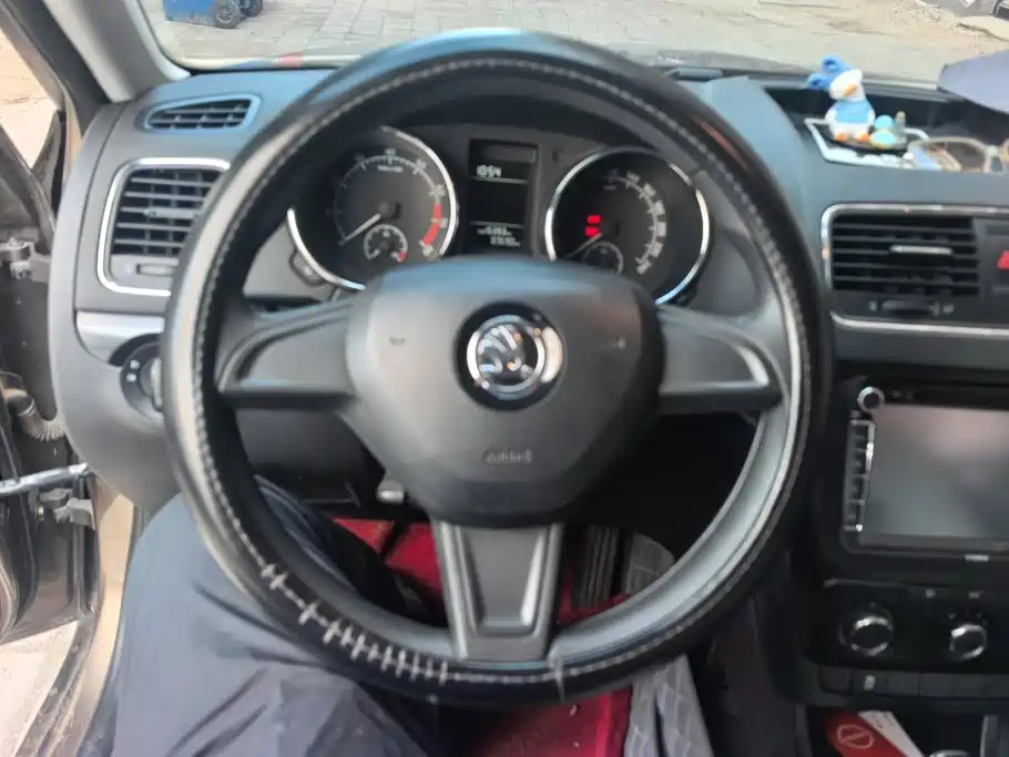 Skoda Yeti — миниатюра 15