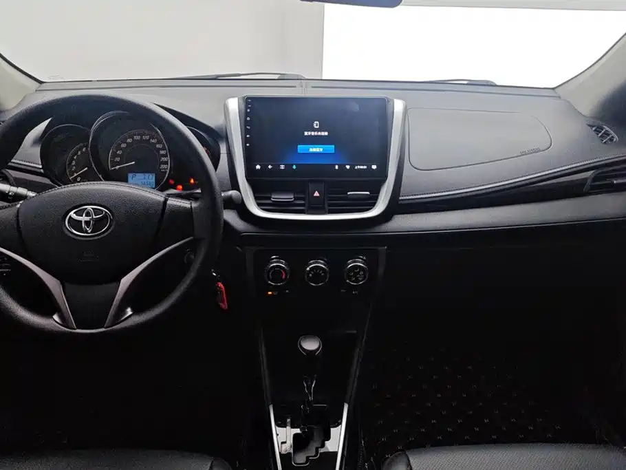 Toyota Yaris L — миниатюра 13