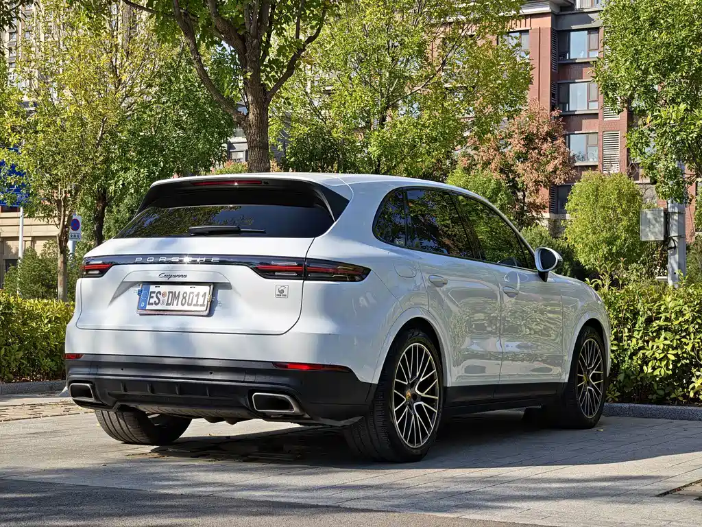 Porsche Cayenne — миниатюра 17