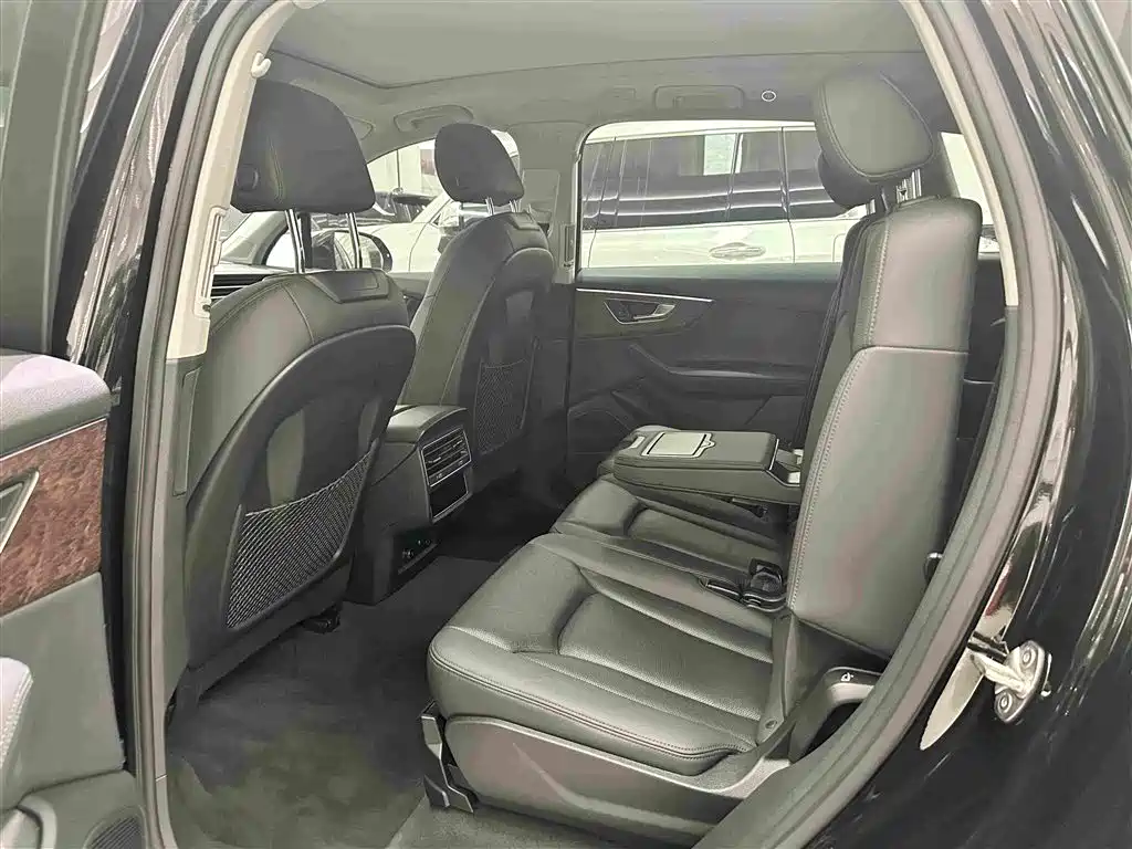 Audi Q7 — миниатюра 14
