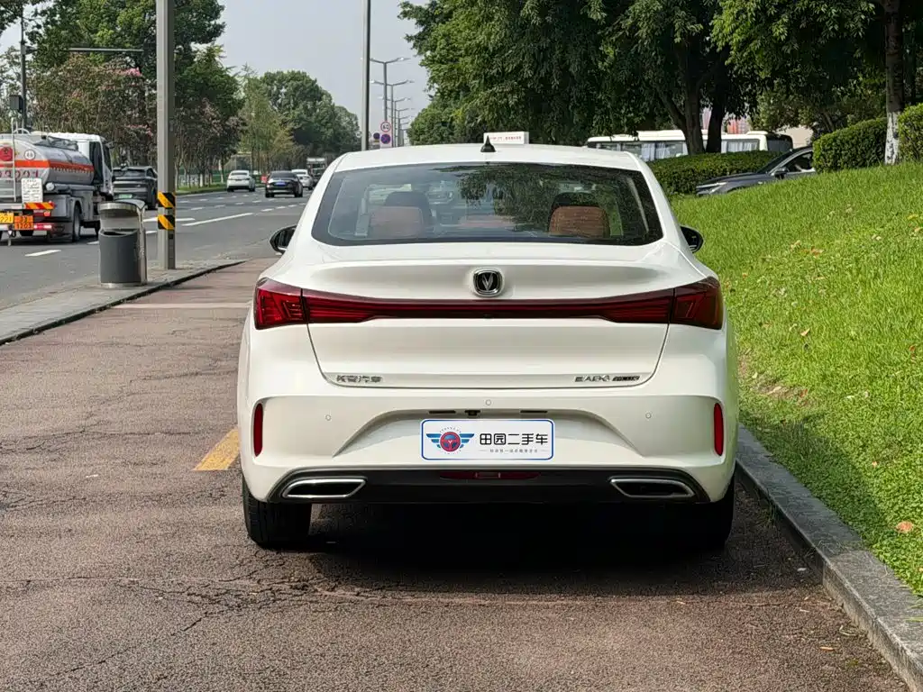 Changan Eado — миниатюра 5