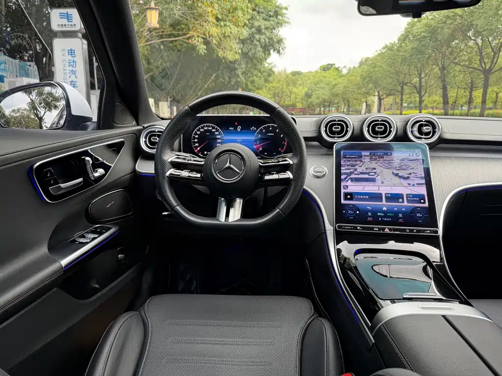 Mercedes-Benz C-Class — миниатюра 12