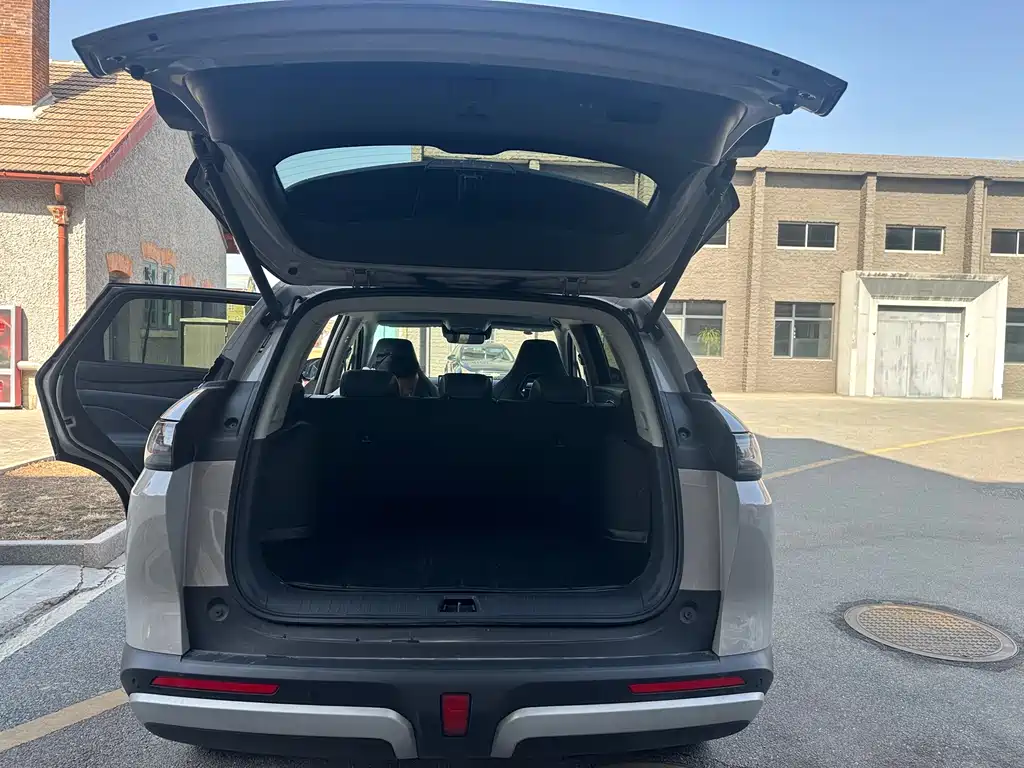 BYD SEA LION 07 DM I