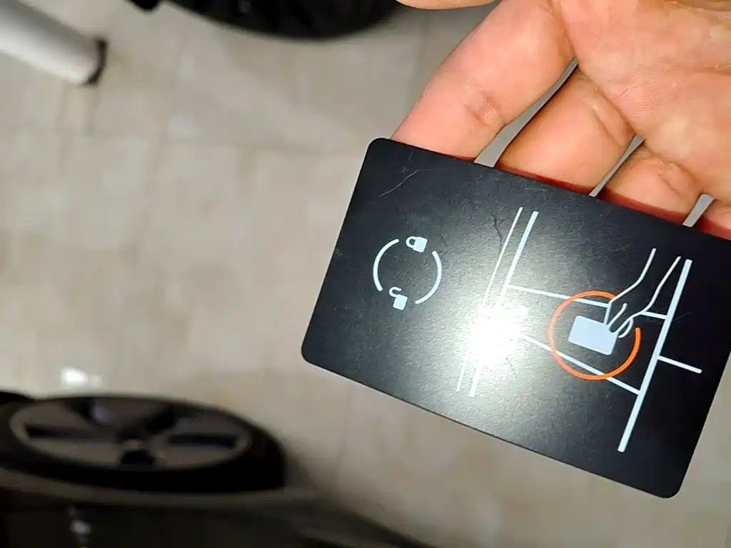 Tesla Model 3 — миниатюра 9