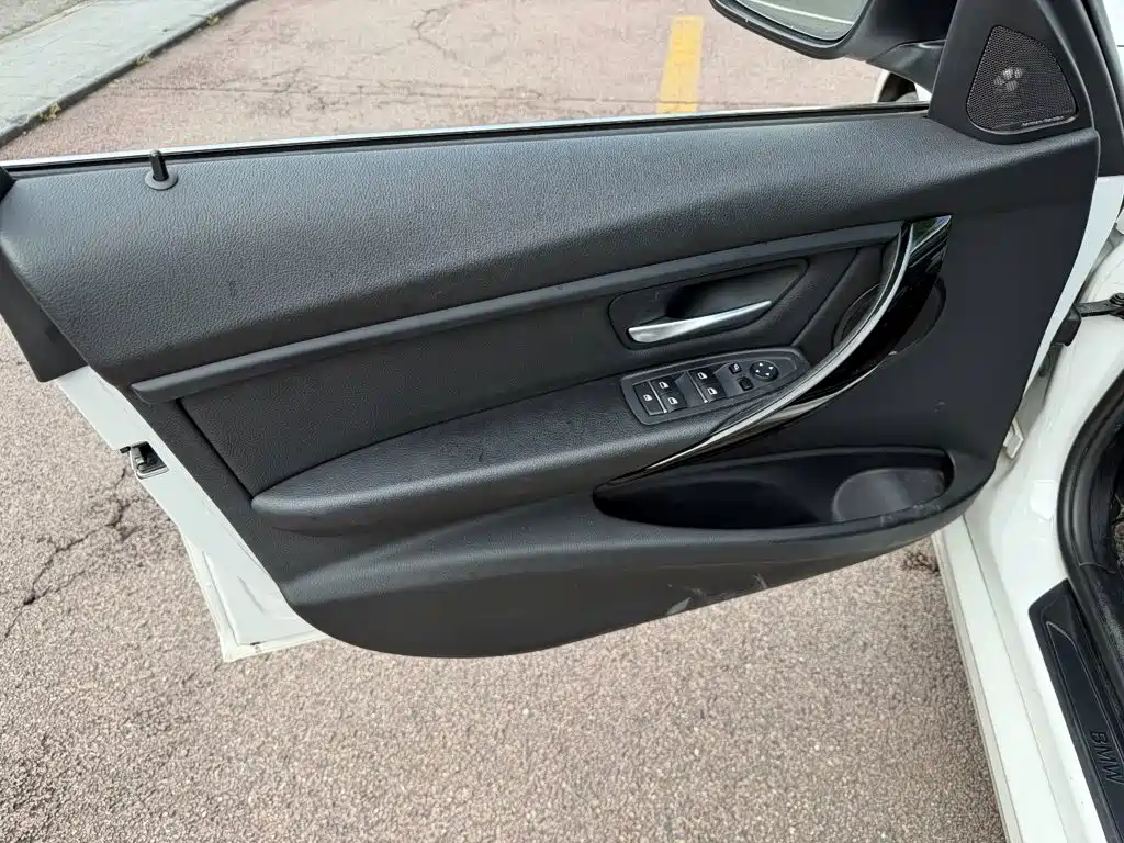 BMW 3 Series — миниатюра 6