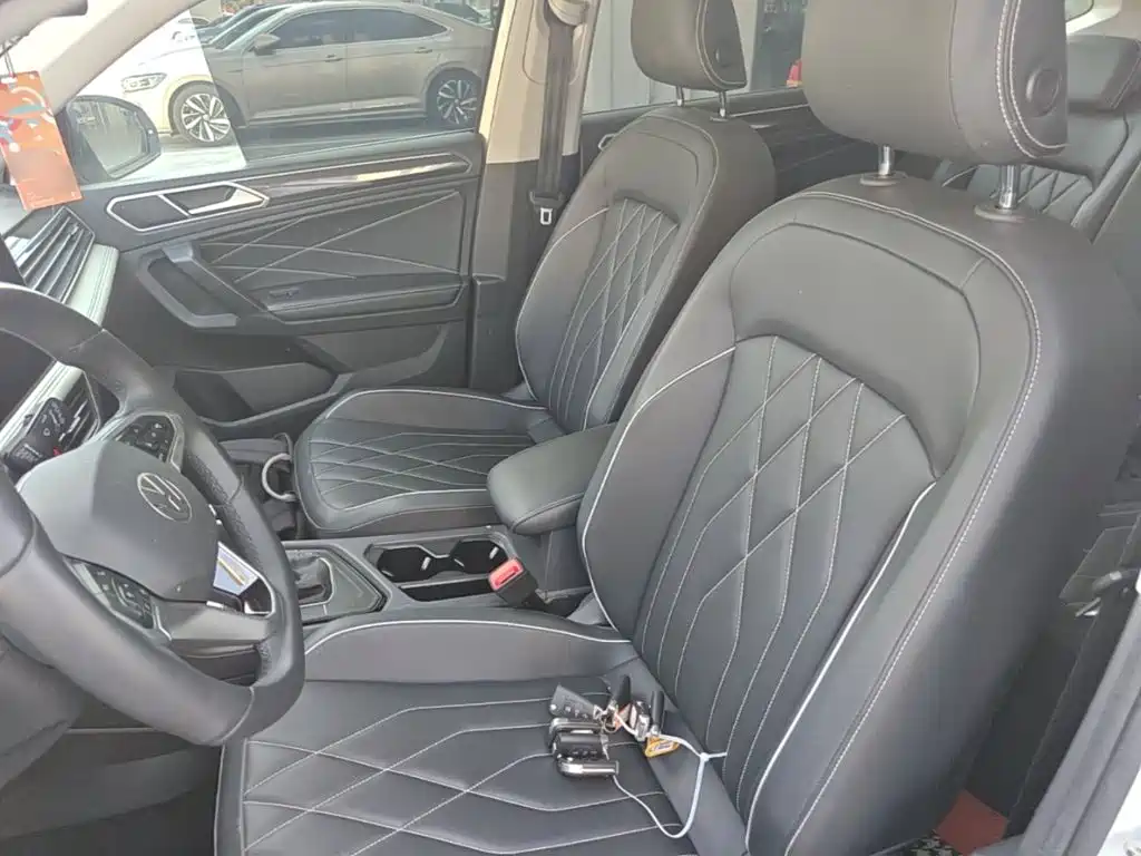 Volkswagen Tiguan L — миниатюра 15