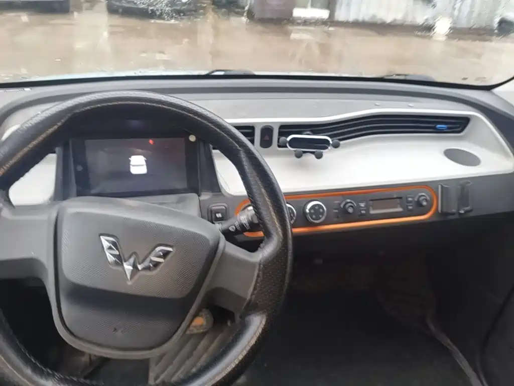Wuling MINIEV — миниатюра 10