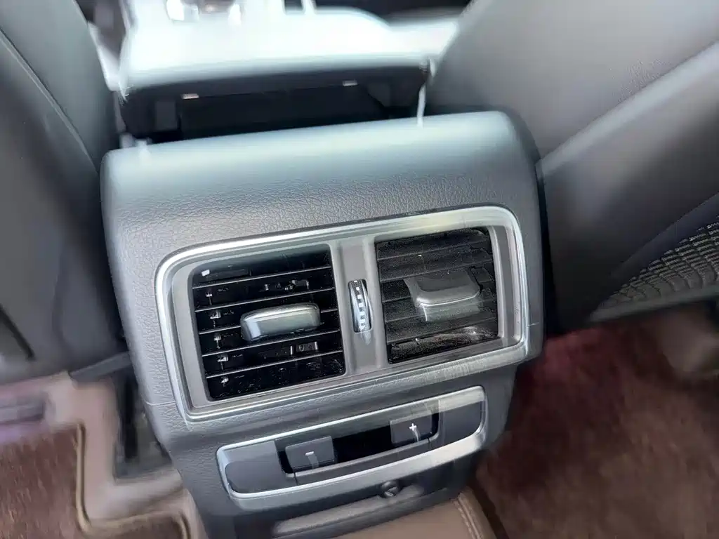 Audi Q5L — миниатюра 15