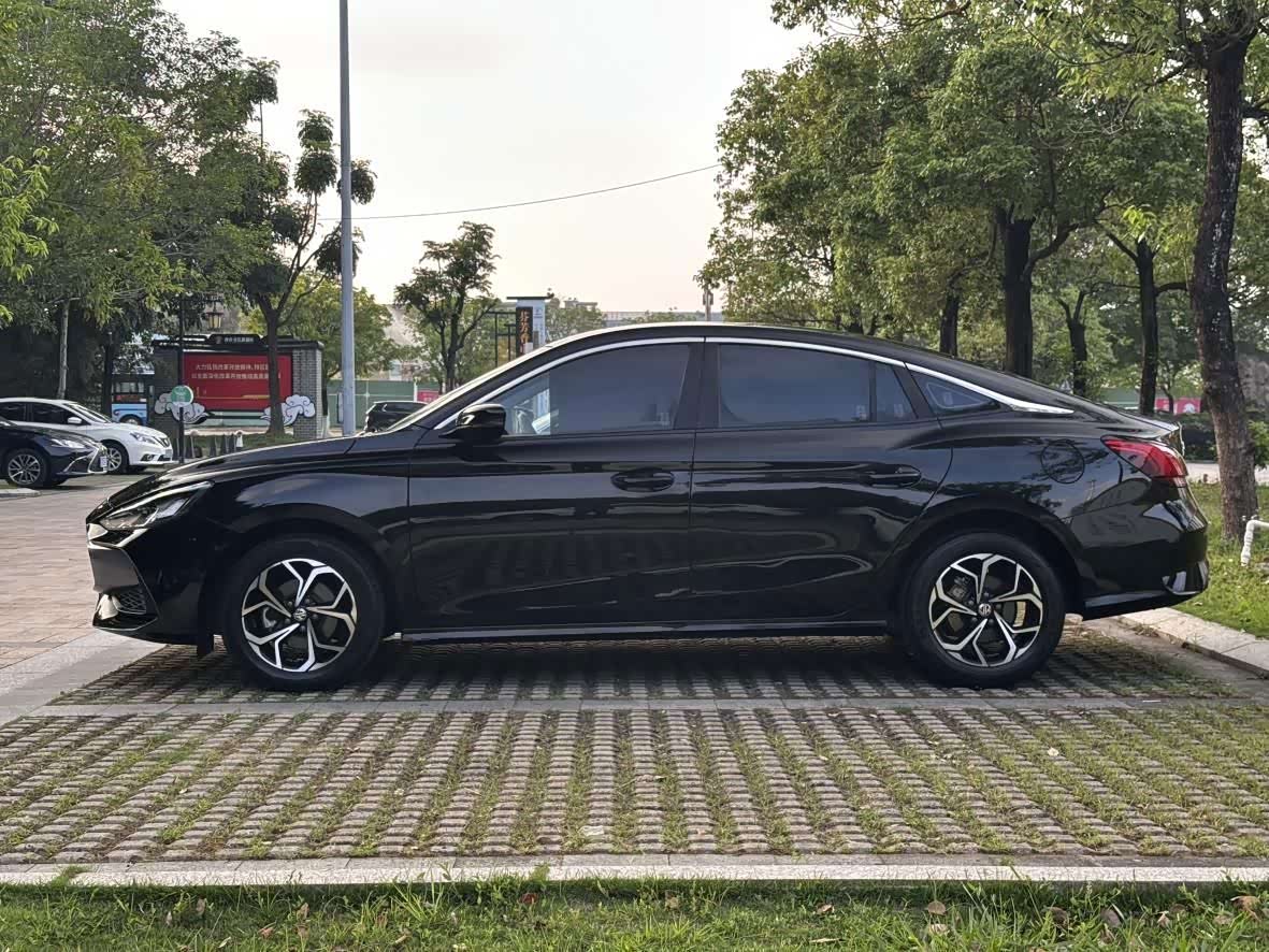 MG MG5 1.5 л 2022 г. Чёрный, пробег 49000 км