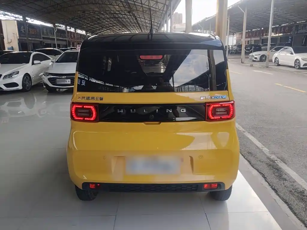 Wuling MINIEV — миниатюра 6
