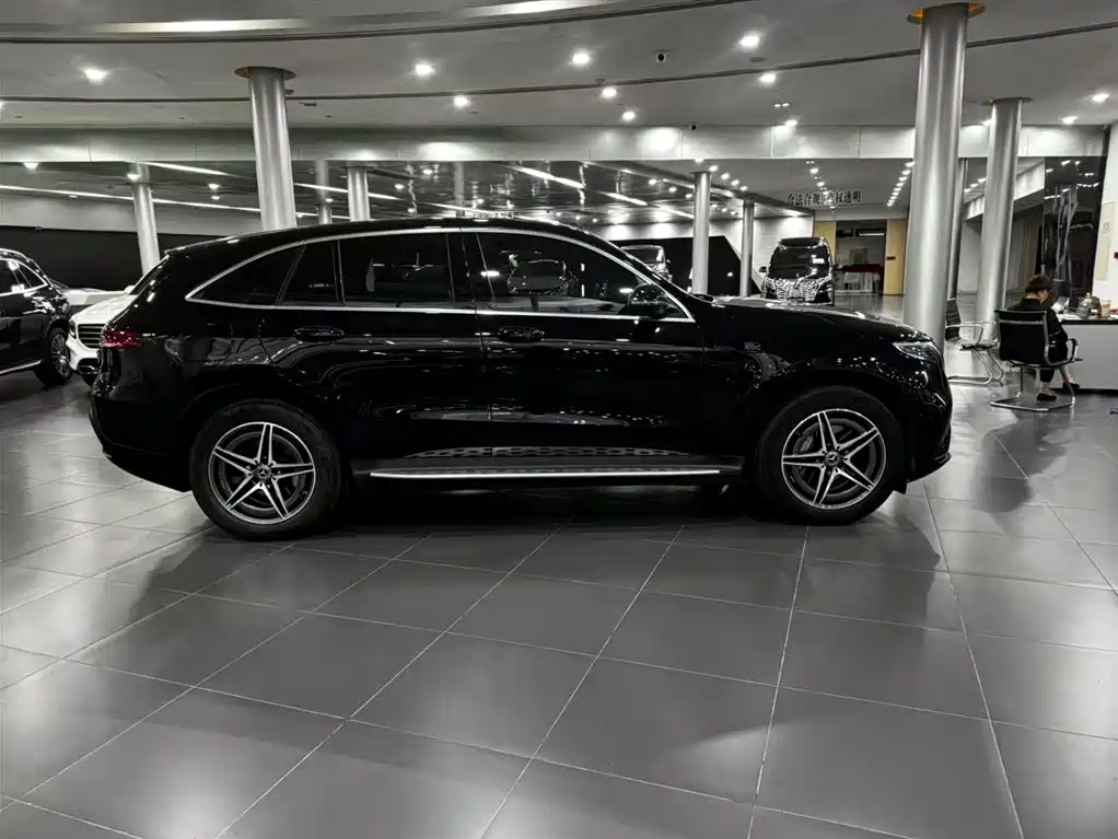 Mercedes-Benz EQC — миниатюра 6