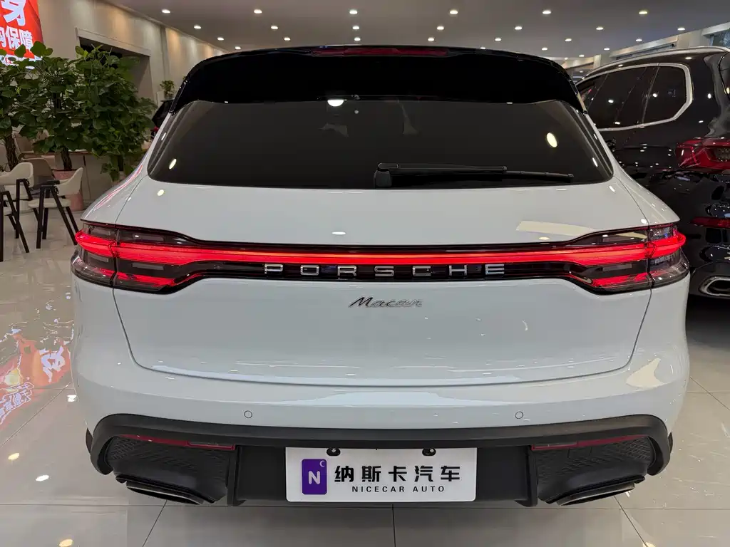 Porsche Macan — миниатюра 4