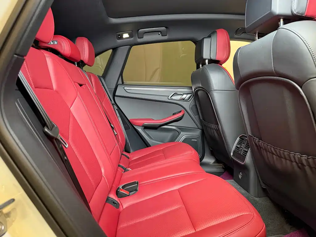 Porsche Macan — миниатюра 15