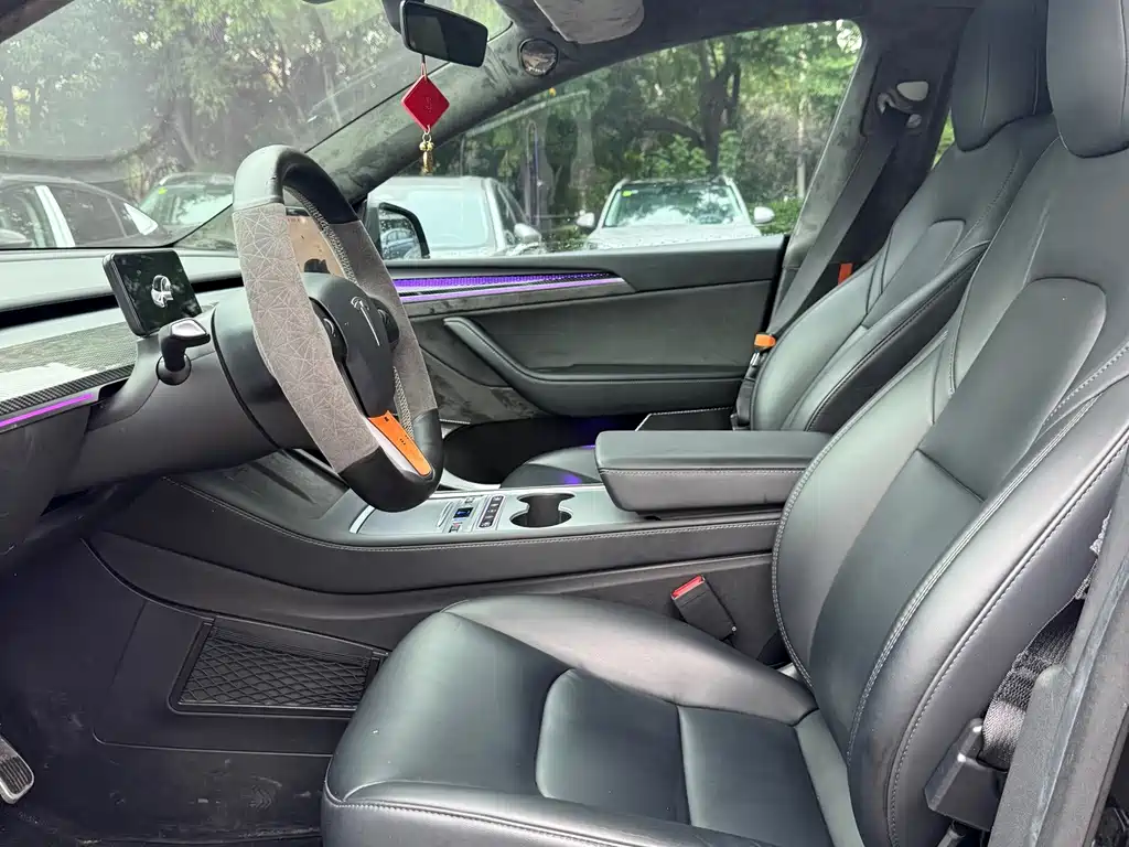 Tesla Model Y — миниатюра 4