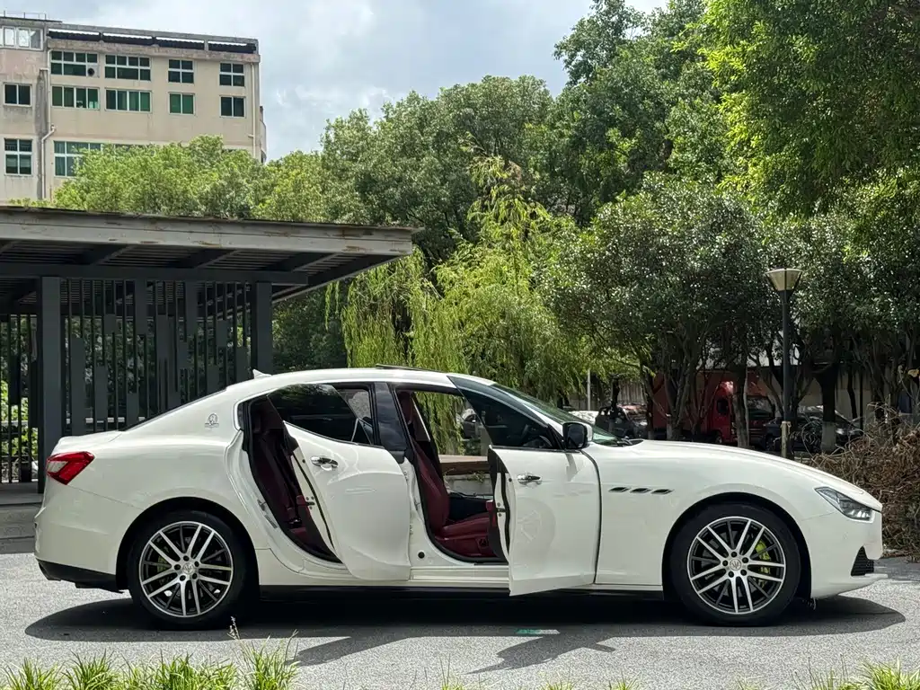 Maserati Ghibli — миниатюра 8