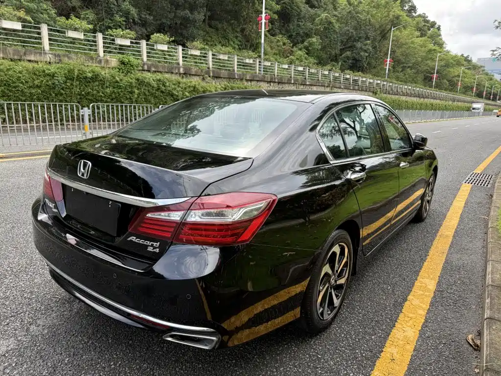 Honda Accord — миниатюра 5