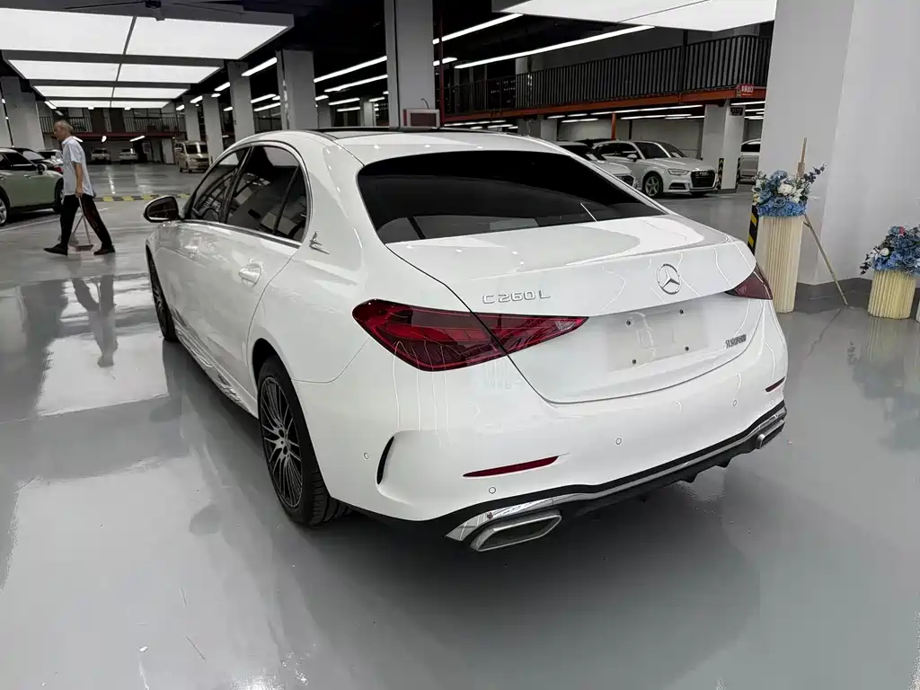 Mercedes-Benz C-Class — миниатюра 15