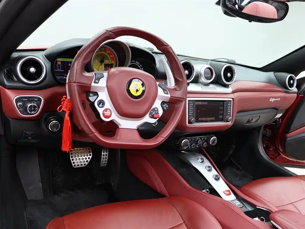 FERRARI CALIFORNIA T