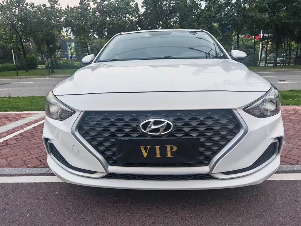 Hyundai Elantra — миниатюра 2