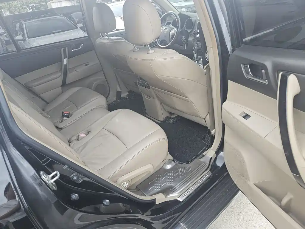 Toyota Highlander — миниатюра 16