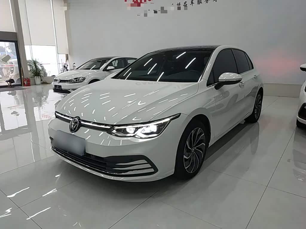 Volkswagen Golf 1.4 л 2022 г. Белый, пробег 47300 км