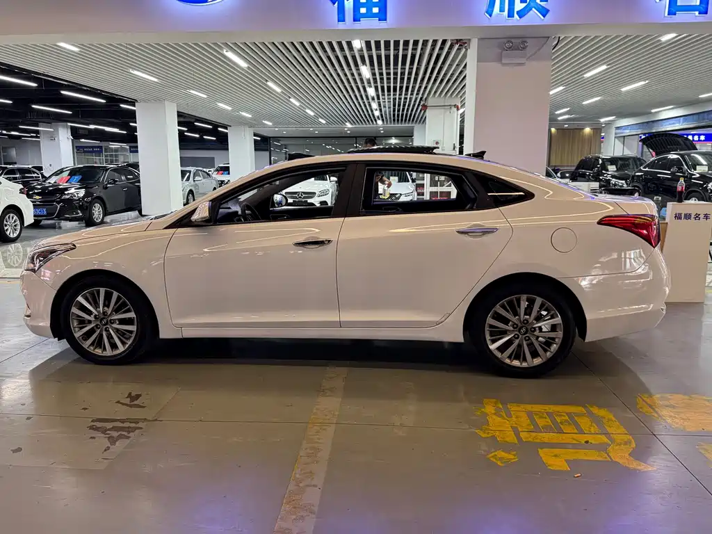 Hyundai Mistra — миниатюра 9