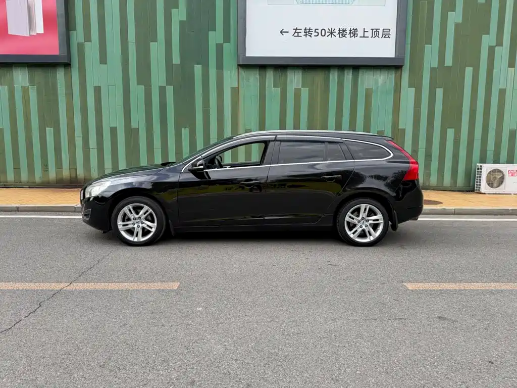 Volvo V60 — миниатюра 10