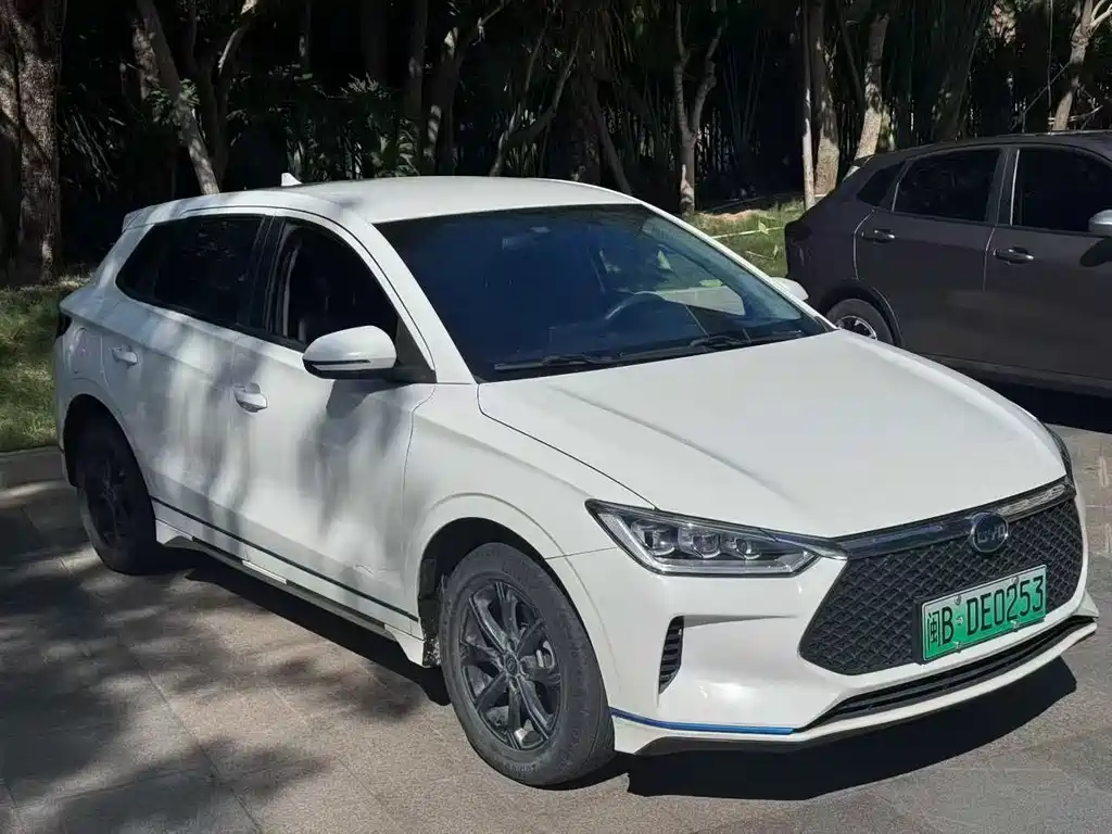 BYD E2