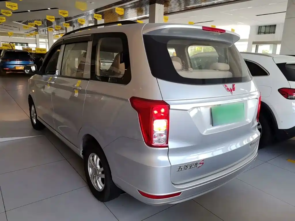Wuling Hongguang — миниатюра 5