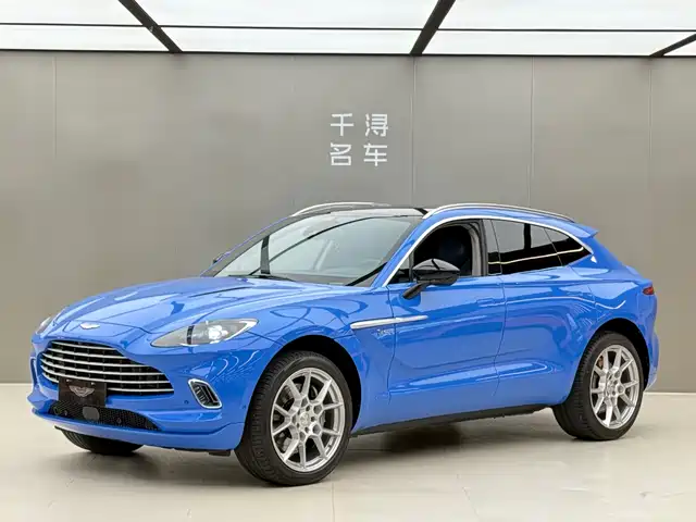 Aston Martin DBX