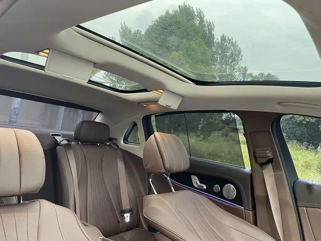 Mercedes-Benz E-Class — миниатюра 6