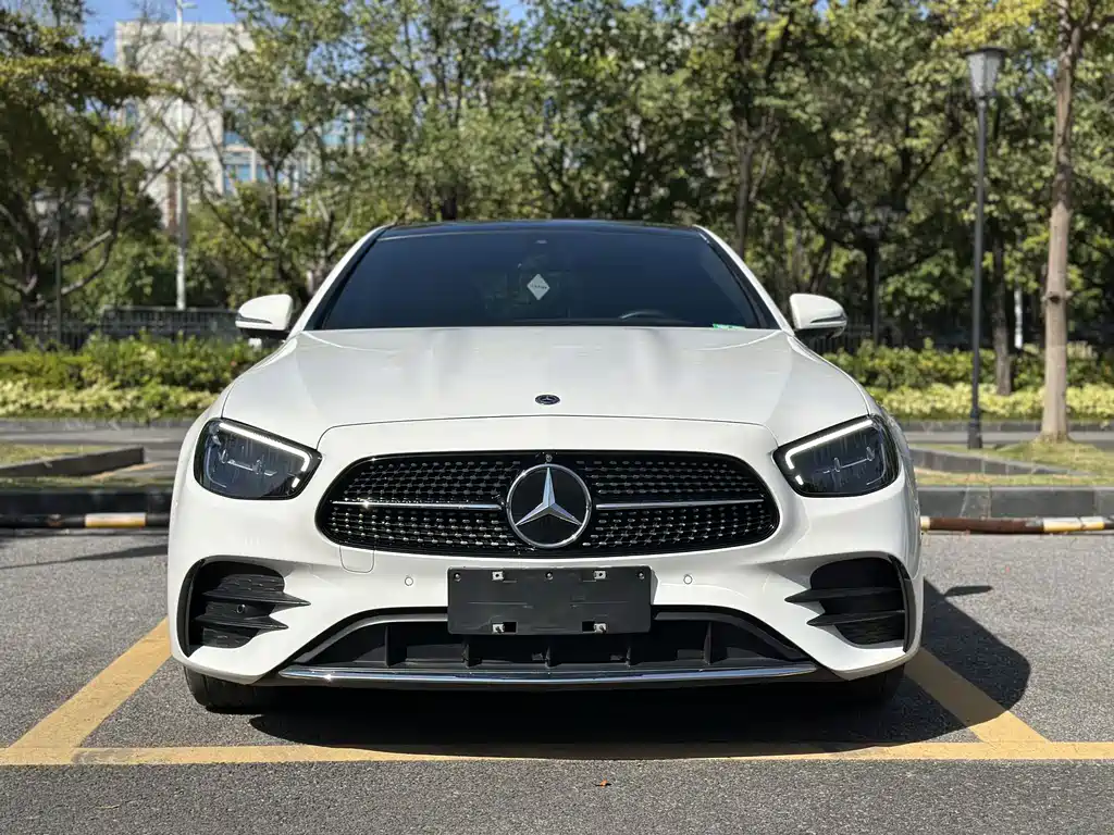 Mercedes-Benz E-Class — миниатюра 2