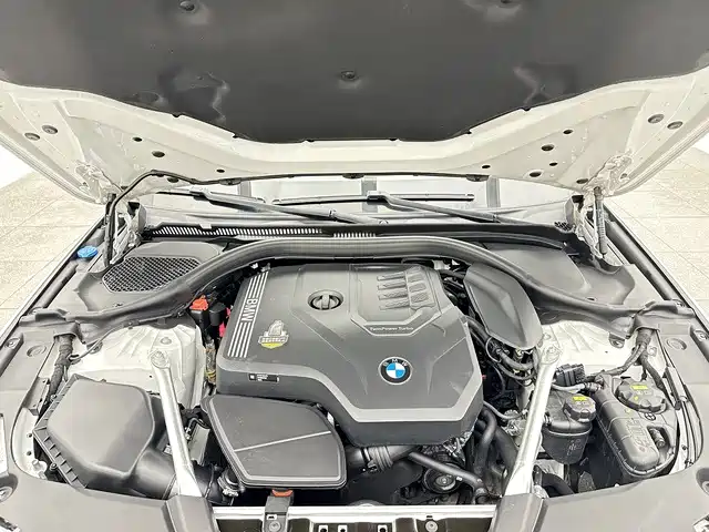 BMW 5 Series — миниатюра 17