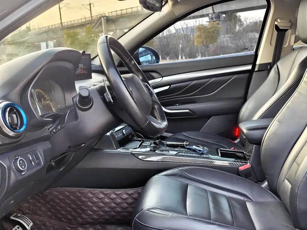 WEI PAI WEI BRAND VV7