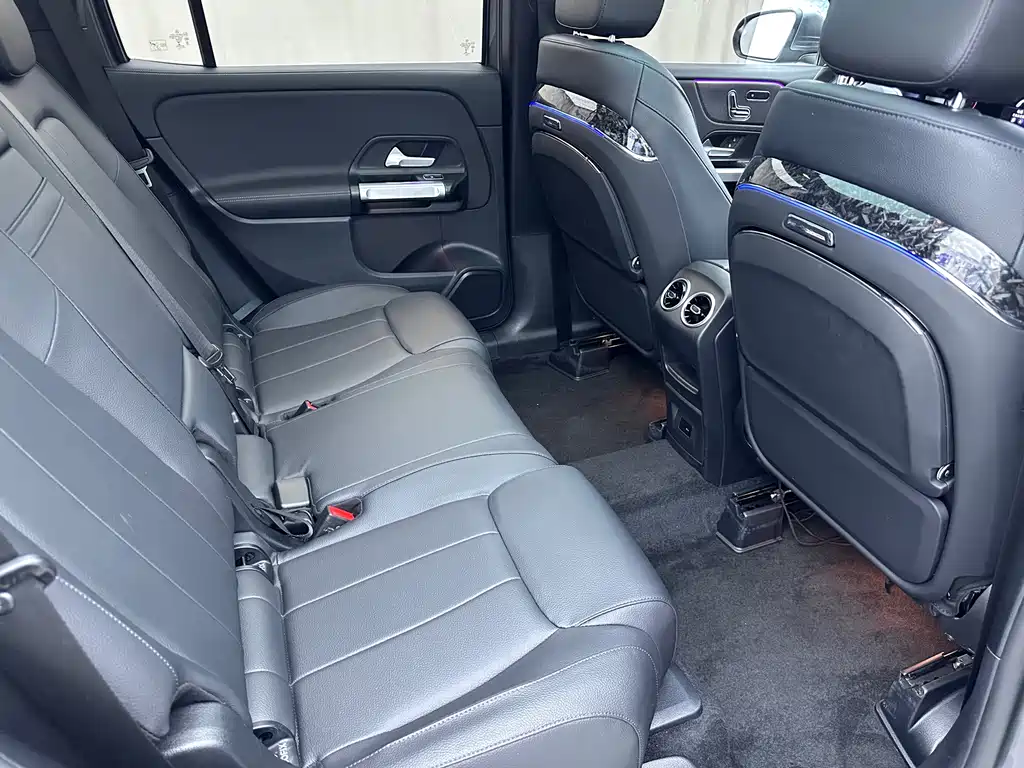 Mercedes-Benz GLB — миниатюра 12