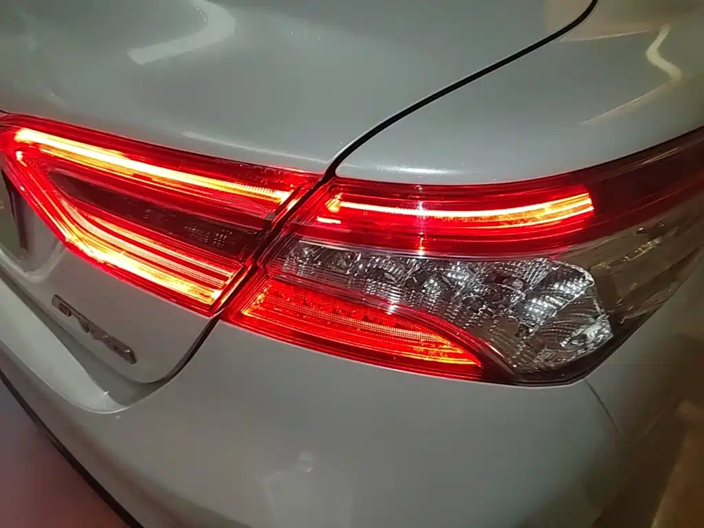 Toyota Camry — миниатюра 8