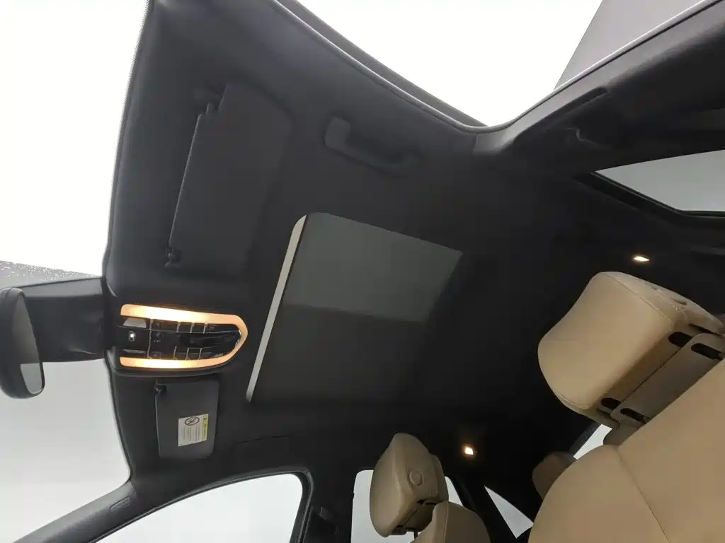 Porsche Macan — миниатюра 14