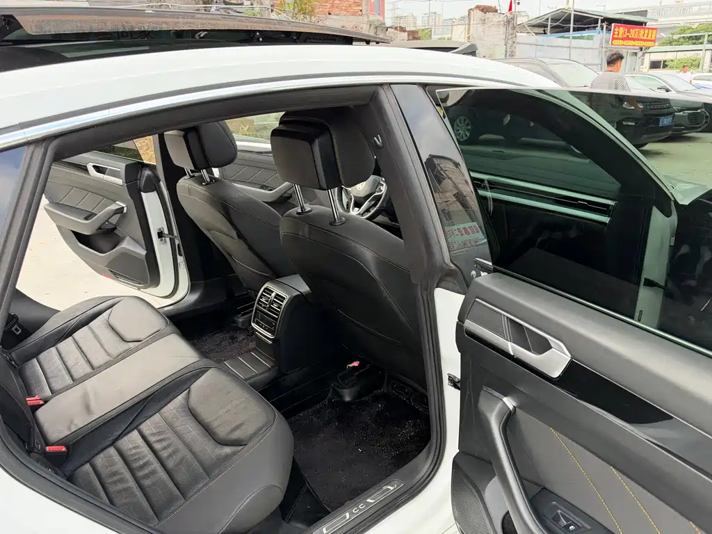 Volkswagen CC — миниатюра 11