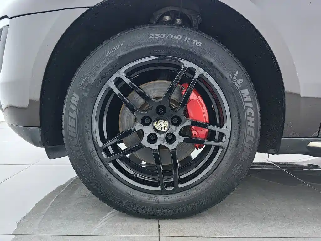 Porsche Macan — миниатюра 17