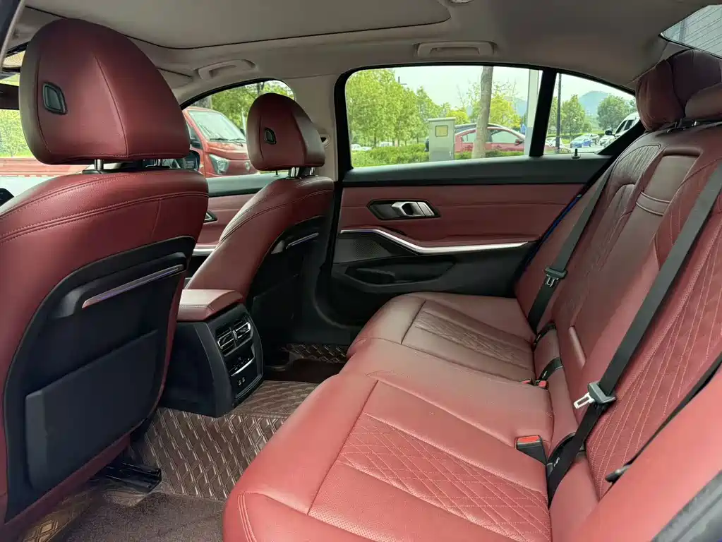 BMW 3 Series — миниатюра 8