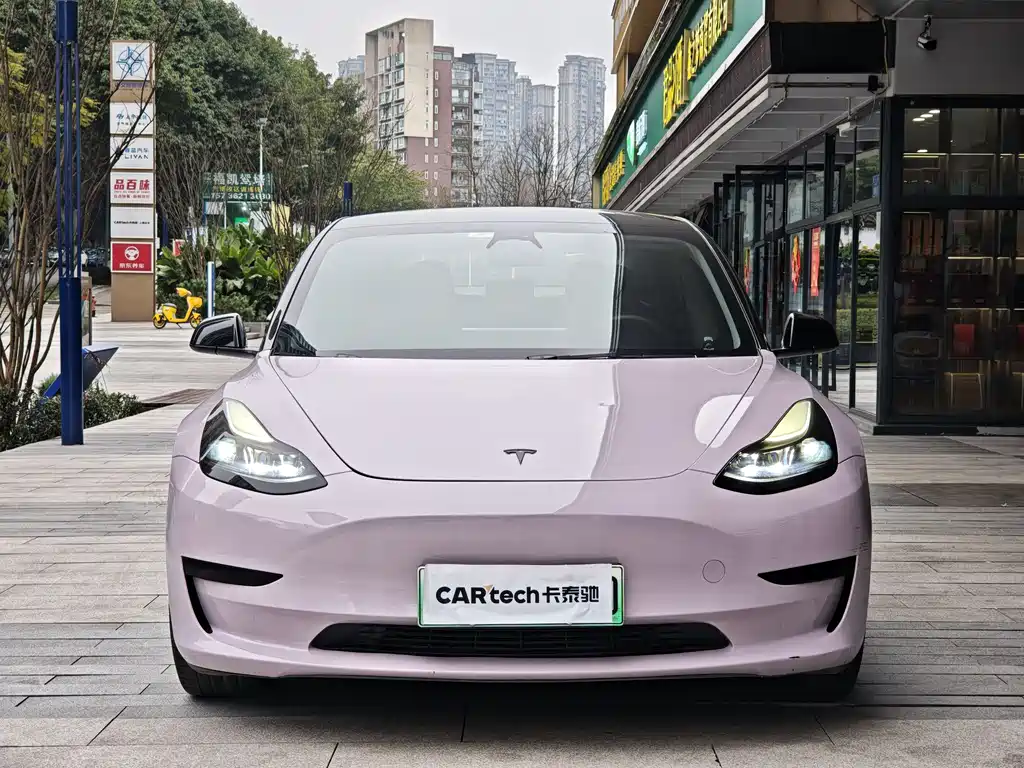 TESLA MODEL 3