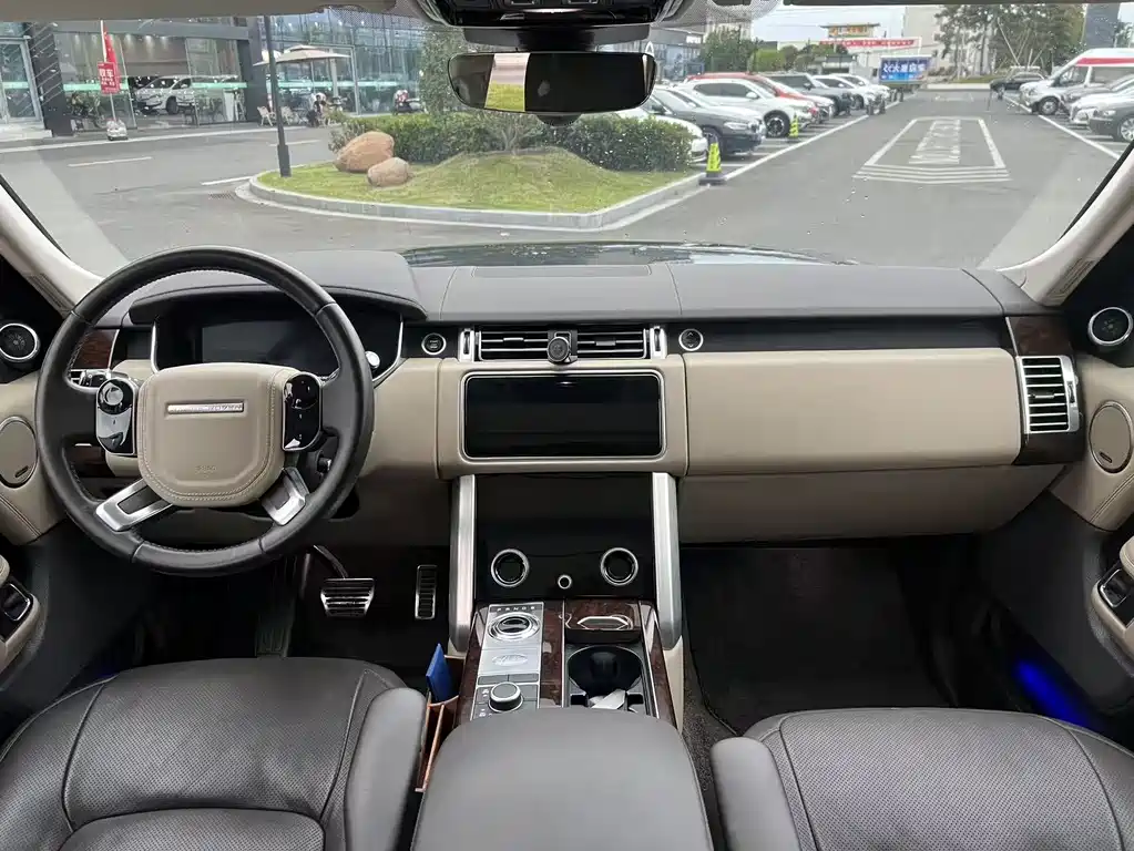 Land Rover Range Rover — миниатюра 4