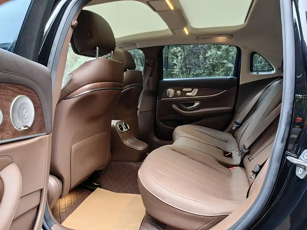 MERCEDES-BENZ E CLASS